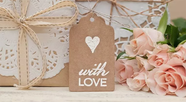 Why Consider Personalised Wedding Favours?